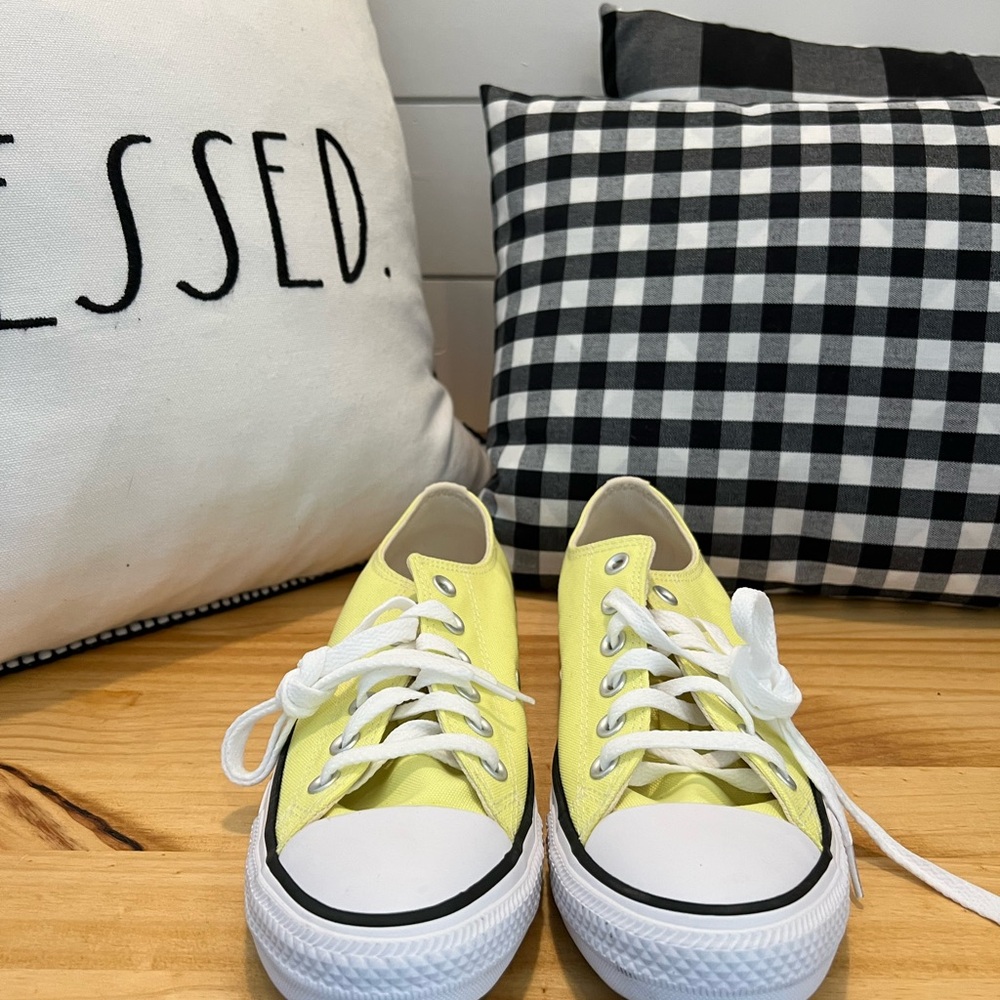 New Unisex Converse Sneakers
